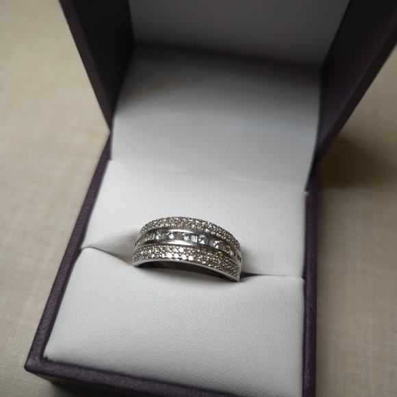 Ring - Picture 4 of 4